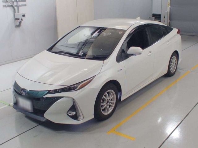 30191 Toyota Prius phv ZVW52 2019 г. (CAA Chubu)